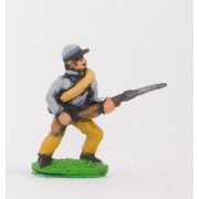Union or Confederate: Infantry in Kepi & Tunic, with blanket roll: Advancing (fixed bayonet)