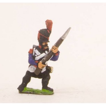 French: Line Infantry 1793-1806: Grenadier in Bicorne, advancing with Musket at 45 degrees